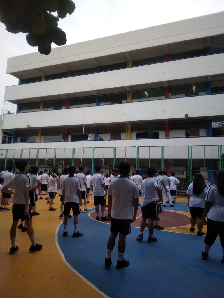 SMA Tarsisius II, Senam Bersama, akhir bulan, lapangan sekolah, Guru Olahraga, Bapak Bambang, lagu daerah, Gemu Fa Mi Re, Maumere Flores, kesehatan jasmani, kebersamaan sekolah, kekompakan siswa, cinta budaya, lagu nusantara, cinta tanah air, fisik sehat, suasana harmonis, semangat kolaborasi.